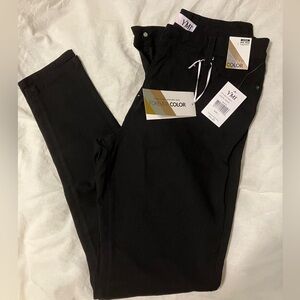 BRAND NEW WITH TAGS - YMI super stretch mid-rise skinny pants - size L - black